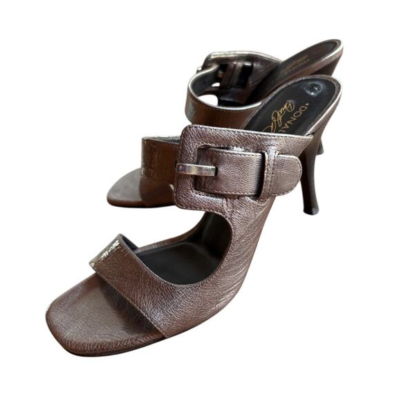 Donald J Pliner Bronze Metallic Side Buckle Sandals with Heels size 8 - Picture 2 of 16